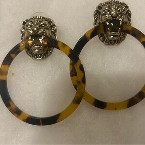 Tortoiseshell front Hoop Earrings with Lion Head biting Stud earrings Vintage